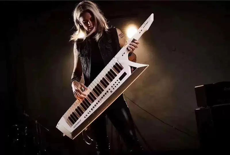 Roland AX-Edge Roland Tomahawk Shoulder Synthesizer 49 Key Synthesizer AX-Synth Nâng cấp - Bộ tổng hợp điện tử