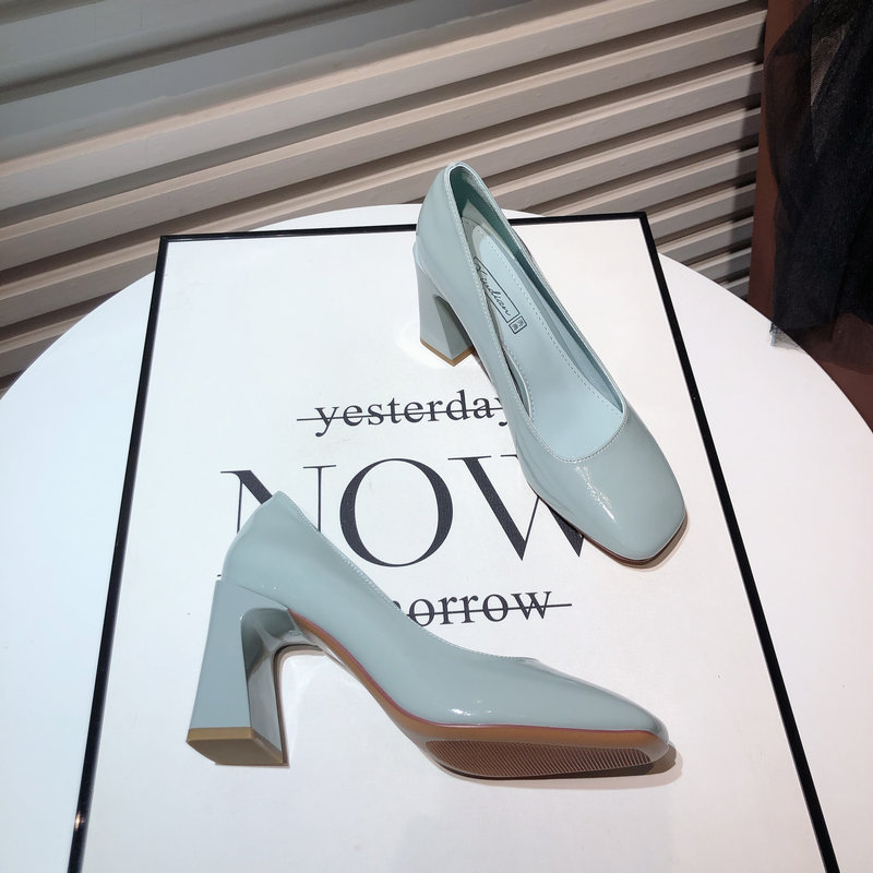 New Comfortable French-Style High-Heeled Shoes for Girls, Retro Versatile Square-Toe Chunky Heel Women's Shoes, Patent Leather Ol Commuting Work Shoes New Comfortable French-Style High-Heeled Shoes for Girls, Retro Versatile Square-Toe Chunky Heel Women's Shoes, Patent Leather Ol Commuting Work Shoes