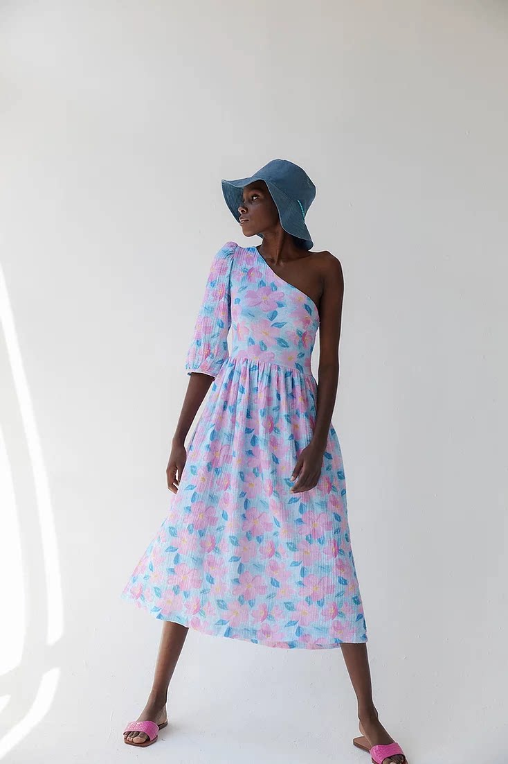 Lu Meng same TACH bright floral print dress Sexy off-the-shoulder resort dress