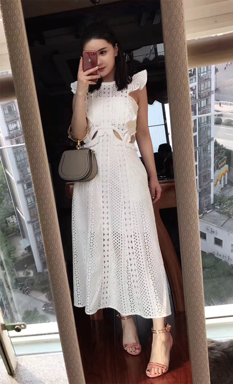 Hương thơm nhỏ váy trắng ren khâu thêu eo mỏng tự trồng kỳ nghỉ dài một- dòng váy váy xòe ngắn liền thân