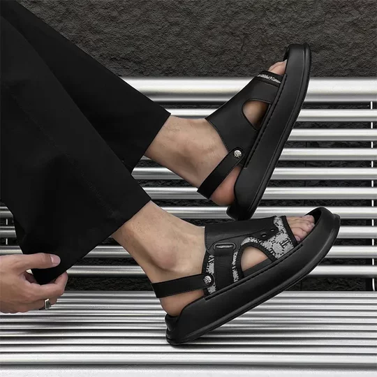 2025 new summer sandals for men's soft sole wear fashionable casual beach shoes outdoor comfortable non-slip men's slippers