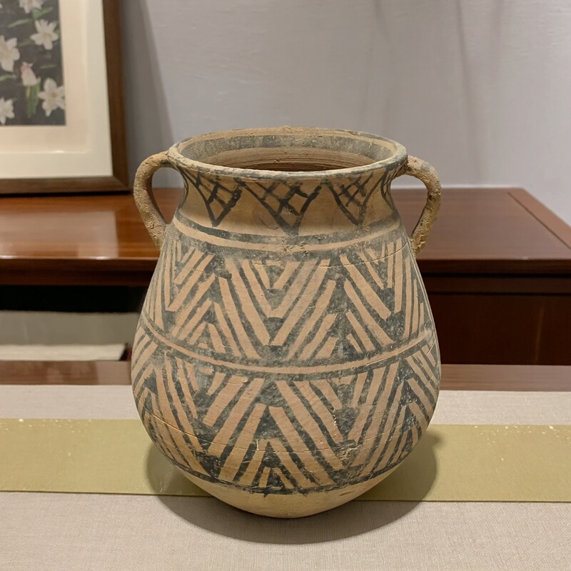 Majia Yao Colored Pottery Jar, Antique-Style Pottery Ornament, Geometric Pattern Double-Handle Jar, Hotel Art Decoration, Antique