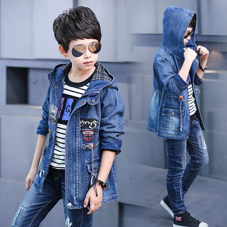 Boys 2020 spring and autumn denim jacket in the big children's spring new children's velvet medium and long version of the trench coat Korean version of the tide