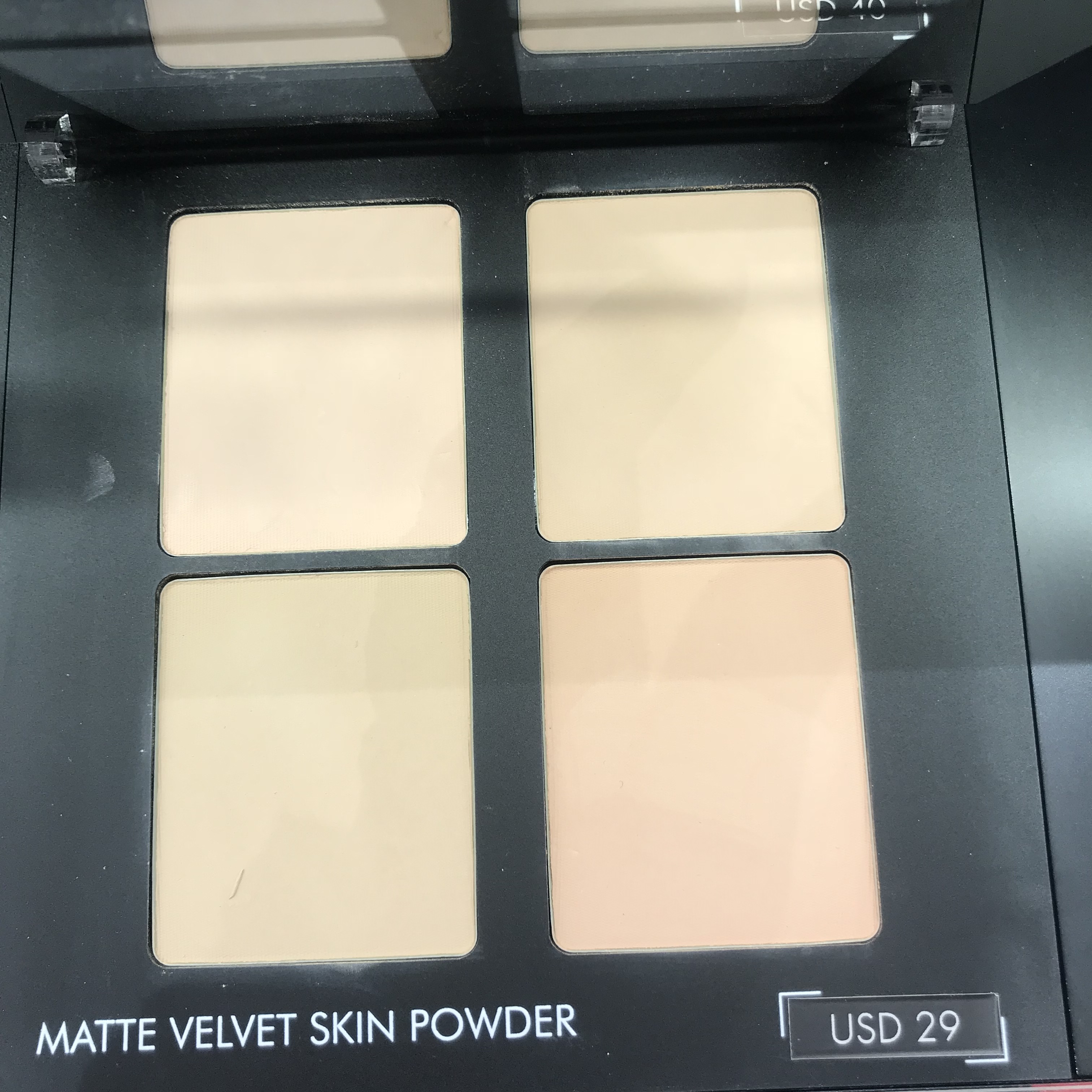 Trang điểm mới / muf / 美 Phiên bản mới của phấn phủ mềm mờ sương 11g Kem che khuyết điểm - Bột nén phấn nén dior