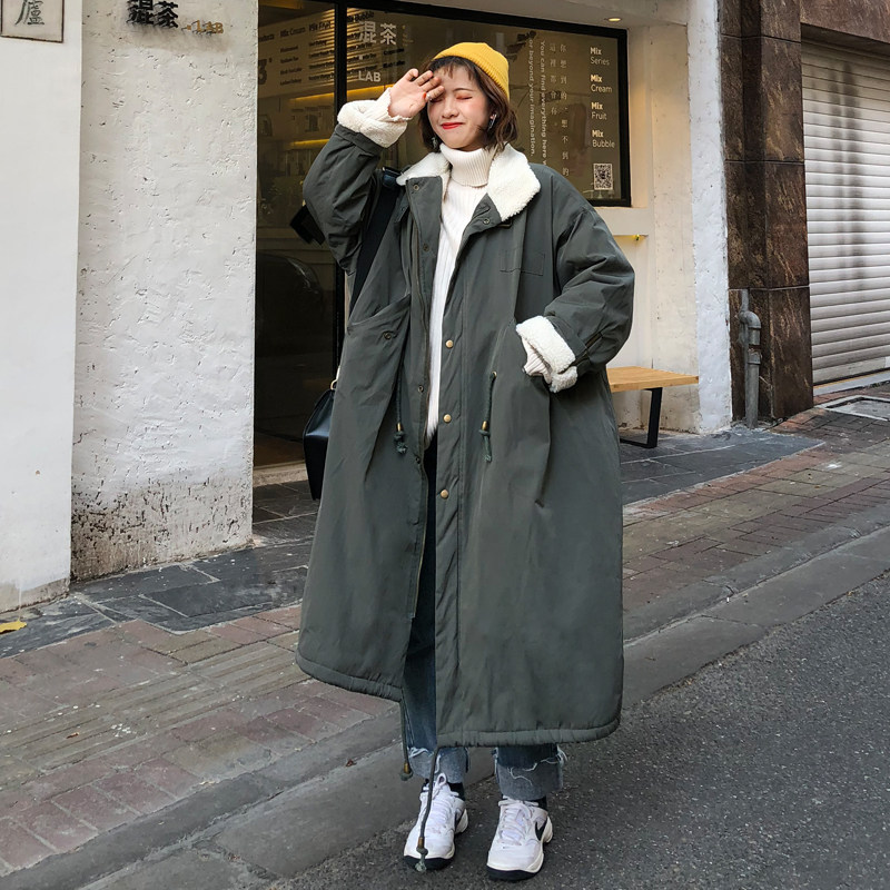 Cotton women's winter Korean version loose jacket thickened medium and long version of the knee-length quilted jacket 2020 new ins tide tooling sweater