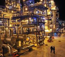 沙特7月开始单方面自愿减产100万桶/天，“以支持石油市场的稳定”，7月、8月和9月的石油产量平均约为900万桶/天。单方面降息最初定于...