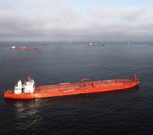 美国炼油厂并不需要更多轻质原油，这迫使更多的轻质原油进入国际市场。我们预计下个月美国的原油出口量将增加10万桶/天，至410万桶/天。与此同时...