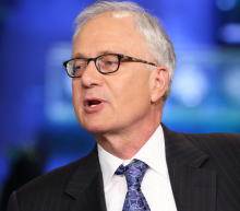 我们预计不会有更多的银行挤兑，严重的信贷紧缩和经济衰退。我们认为，美联储和联邦存款保险公司的快速反应应该可以避免任何风险...