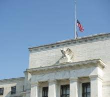 美联储主席鲍威尔表示，他倾向于在6月保持利率不变。他将坚持折旧额杨作...