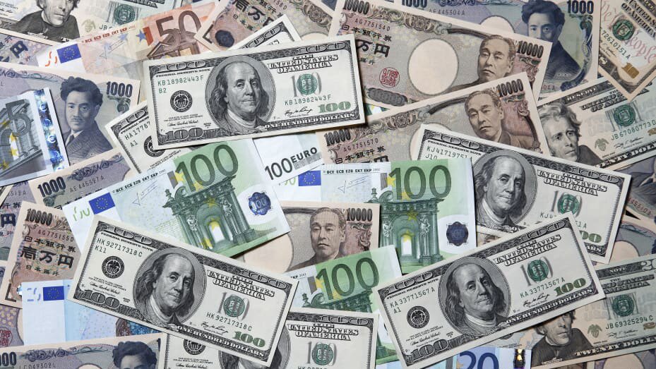 对冲基金一年多来首次全押美元，美指跌势即将扭转