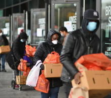 花旗私人银行调查显示，全球家族理财室和超高净值人士因新冠疫情、政府和央行的应对措施而采取防御姿态...