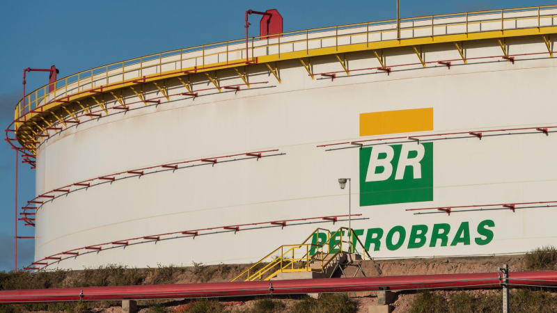 巴西国家石油公司已经启动勘探和生产的核心资产出售，推动了债务下降和产量增长