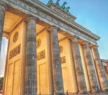 决策者采取的封锁和限制措施不太可能像第一波时那样严格...