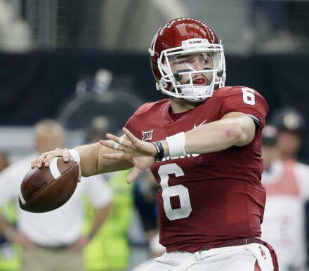 昨日消息面来看，特朗普税改事件有所缓和，美指震荡走势，美油方面受益于技术面强支撑，出现震荡上行之势，4 小时级别来看，收敛三角形形态，震荡为主，重点关注本周的 API 与 EIA 库存...