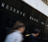 消费增长0.4%和出口增长1.1%是12月季度GDP增长的主要贡献者。家庭和政府支出的持续增长推动了消费的增长，而旅游服务出口的增加...