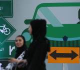 美国总统唐纳德·特朗普说，他已命令海军摧毁任何在海上骚扰美国船只的伊朗炮艇。特朗普周三上午从他的iPhone发推文警告说，要“击沉和摧毁”伊朗炮艇。上周伊朗伊...