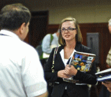 综合来看，尽管美国国内经济增速出现下行，但整体就业水平仍相对稳定，这也是尽管GDP数据不及预期，但美元指数依然维持强劲的原因...