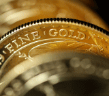 10月30月，现货黄金在上个交易日价格区间内窄幅运行。本周将有包括美联储在内的三家央行公布新的利率决议，美国10月非农报告也将于11月3日发布