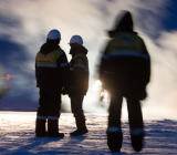 据俄罗斯石油公司ROSNEFT，到2025年进口美国原油将不复存在；俄罗斯北极地区被视为下一代原油供应区；到2020年，天然气产量将增至1000亿立方米，2016年为670亿立方米