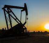 尽管美英法朝叙利亚发射了导弹，但是市场近期对地缘风险事件已有预期，油价先跌后涨，总体波动有限。尽管OPEC产量继续减产以及全球需求仍在上升...