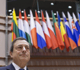 北京时间周四20:30，欧洲央行行长德拉基在新闻发布会上乐观看待通胀前景，称相关不确定性正在下降，即使结束QE通胀仍能向2%靠拢。截至发稿，欧元兑美元大涨逾60点...