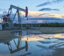 据道琼斯消息，美国能源信息署（EIA）发布的美国石油产量月度报告显示2017年11月份美国石油产量从10月份的970万桶/日增加至超过1000万桶/日...