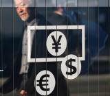 加拿大央行今年已经“梅开二度”，但加元长期走势并没由此持续得到提振，欧央行的削减QE计划更是令欧元一泻千里。事实上，在诡异行情的背后是“它”在搞鬼