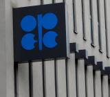 周一晚间，外媒传出沙特和俄罗斯关于减产的消息，油价冲高回落。随后，伊朗官员表示，可能还会有更多小国家退出欧佩克，油价回吐日内部分涨幅。据外媒报道，俄罗斯称其...