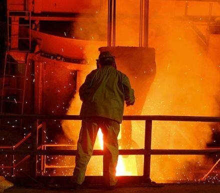 作为全球最大的钢铁生产国，中国出台了一系列旨在控制产量和排放的措施，钢铁期货价格再创新高，铁矿石价格稳定...