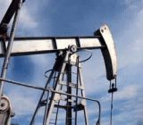 原油小幅下跌，飓风伊尔玛对需求造成的影响。飓风哈维过后的炼厂复工，应有助于增加原油加工量。包括美国最大炼厂Motiva Enterprises在内的众多炼厂已经开始恢复运转