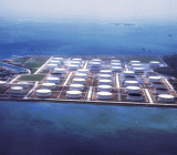 7月5日亚市盘初，油价微幅震荡，波幅不大。因受美国独立日假期的影响，市场交投相对清淡EIA原油库存报告料将搅动市场神经，投资者需密切关注