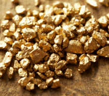 近期市场避险情绪升温是黄金走强的主要因素，而风险事件目前并未有平息的迹象，金银依然存在上行的动力。考虑到外盘黄金即将面临前期高点的压力，且上涨动能开始缩减，并且美联储加息肯定的...