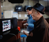 周五，A股低开，但360借壳上市板块一度成为领涨板块。不过，仅约半小时后，多只个股打开涨停板，集体跳水