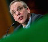 美股本周两度暴跌，美联储却似乎没有把这一轮“股灾”看的很严重。目前已经有多位美联储官员在讲话中试图淡化此轮股市动荡的重要性，美联储第三号...