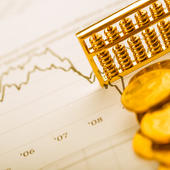 现外围美股收高支持港股靠稳，同时美联储利率议会宣布维持基准利率不变缓和年末流动性问题，不过A股盘中升势反复令港股承压，因此，料恒指近期高位震荡，操作上，逢高抛空