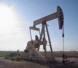 卡塔尔在今年6月5日突然陷入危机，以沙特为首的其他海湾合作委员会成员国对卡实施全面的外交和经济封锁，不过，卡塔尔至今仍旧对此表现得不以为然