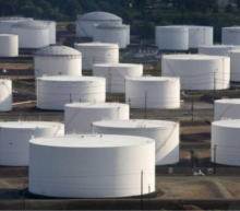 周三美国能源信息署(EIA)将公布官方库存数据，外界预计上周美国原油库存下降160万桶，录得连续第10周下降。EIA数据公布前，操作上，维持沽空