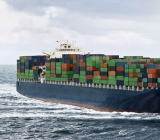 美国商务部于10月28日周一公布的商品贸易逆差初值显示，由于进口跌幅相对更深，美国9月商品贸易逆差意外收窄，但计入GDP统计的商品库存数据可能拖累该国三季度经济...