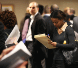 北京时间3月8日周五晚间，美国劳工部公布数据显示，美国2月非农就业仅新增2万人，增幅创2017年9月以来的17个月来新低，但1月已经超好的前值上修了7000人...