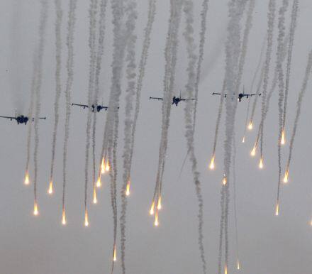 美国和韩国官员升级挑衅只能招致更为可怕的报复，促成他们的自我毁灭；不过现在动武的可能性依然不高，对黄金来说朝鲜的紧张局势很难再产生实质支撑