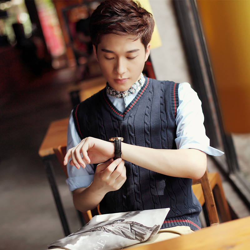 Sweater Mens sweater V neck bottoming shirt Pullover Men's Sleeveless Needle