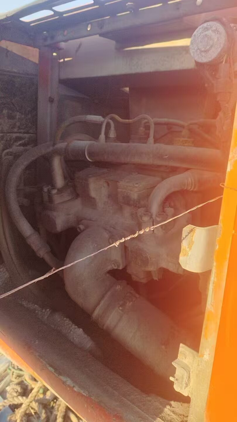 3月29日东营闲置废旧工程机械设备日立200-5挖掘机一辆网络拍卖公告