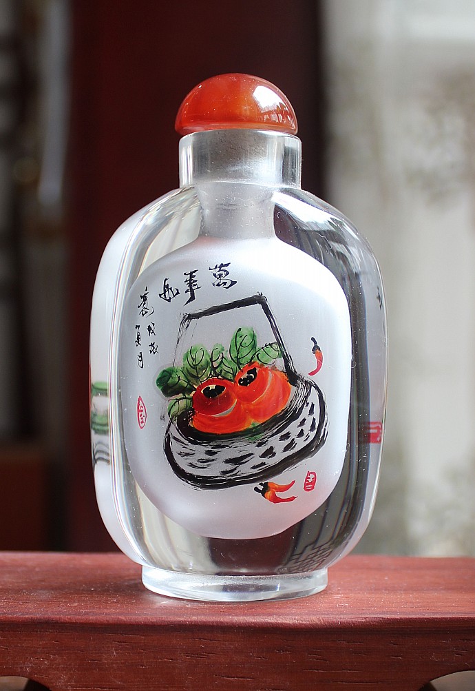 Chinese characteristic inside painting snuff bottle 
