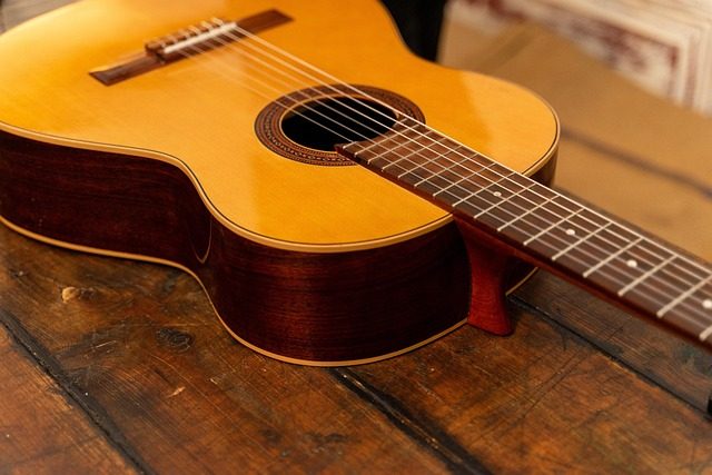 can you play a bass through a guitar amp