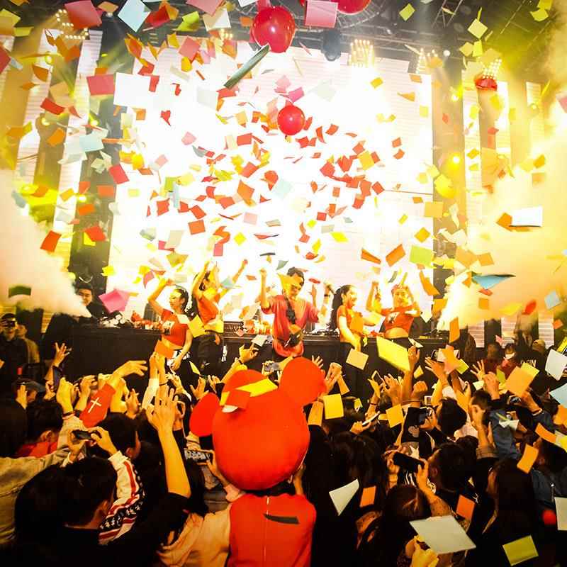 Fengxue confetti machine bar spray color JW-Baofenghong paper machine shreds carbon dioxide large paper machine sprays paper atmosphere