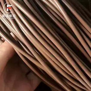 Уплотнительная лента из сплошного фторкаучука по индивидуальному заказу производителя. Утолщенная, износостойкая, маслостойкая и устойчивая к столкновениям круглая уплотнительная лента из сплошного фторкаучука.