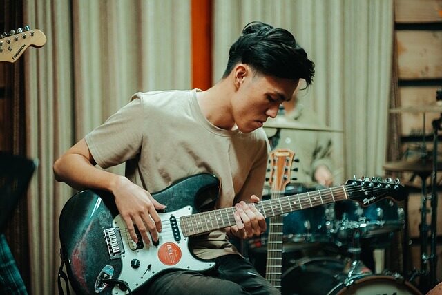 what are the strings on a bass