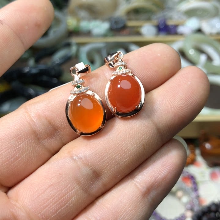 Baoshan ice red pendant 925 silver inlaid with 135 pieces