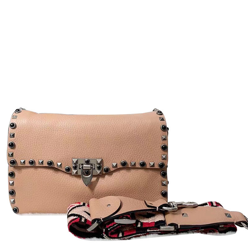 【98% New】Valentino Classic Studded Nude Pink Single Shoulder Crossbody Women's Bag Authentic from the Boutique