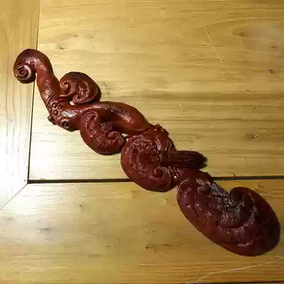 With Venus Rosewood hand-carved Ganoderma lucidum Ruyi Cicada Wenwen papermaking ornaments gold hammer Baocheng auction C2781